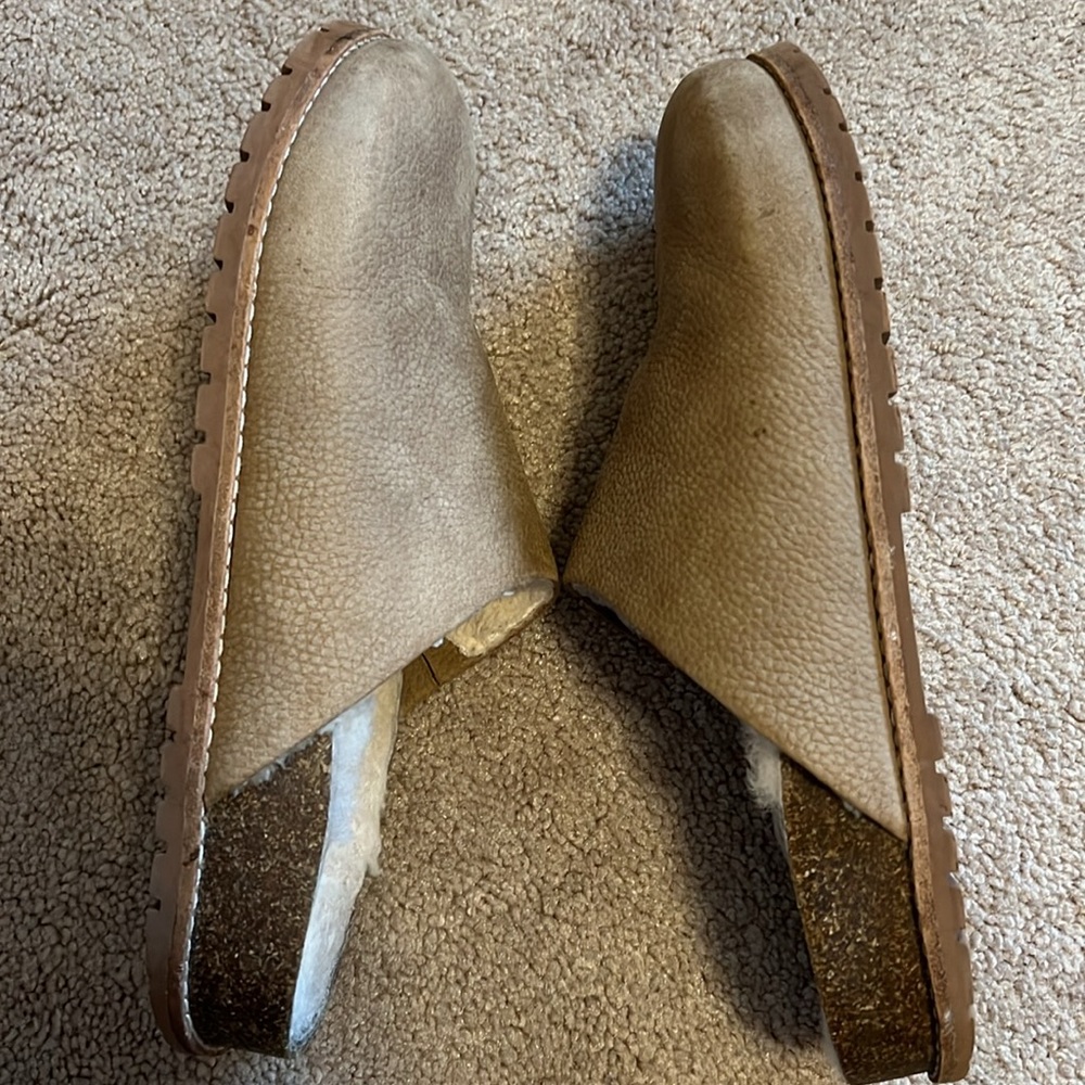 Madewell Beige Suede Shearling Mules - Picture 7 of 8